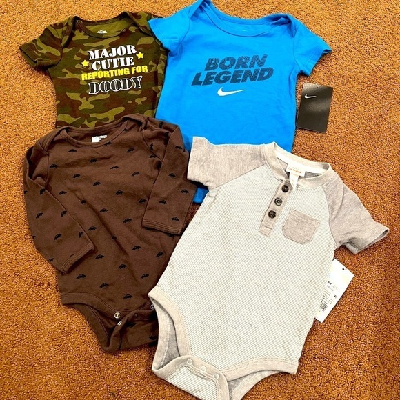 Bundle of 4 Boys Onesies Bodysuits Size 6-9 Months - Picture 1 of 9